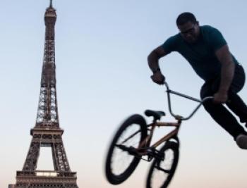 A Parigi si torna a respirare aria di festa