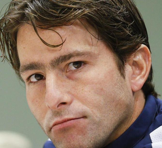 epa04955866 Paris Saint-Germain's Brazilian defender Maxwell attends a press conference in Lviv, Ukraine, 29 September 2015. Paris Saint-Germain will