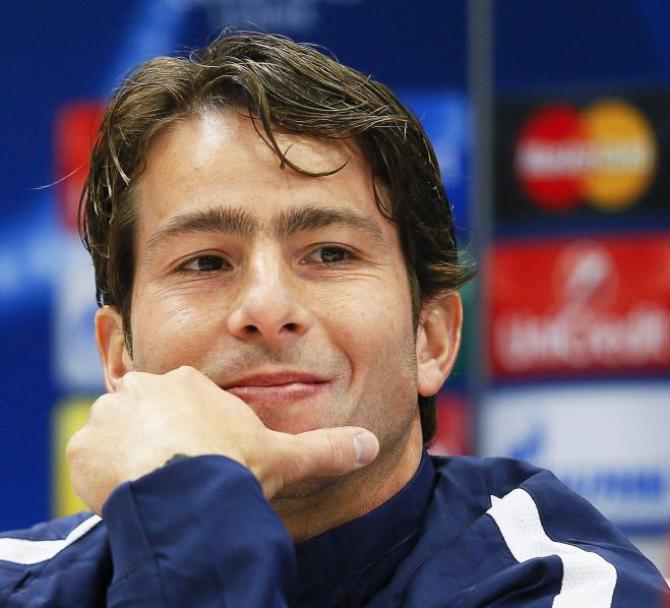 epa04955865 Paris Saint-Germain's Brazilian defender Maxwell attends a press conference in Lviv, Ukraine, 29 September 2015. Paris Saint-Germain will