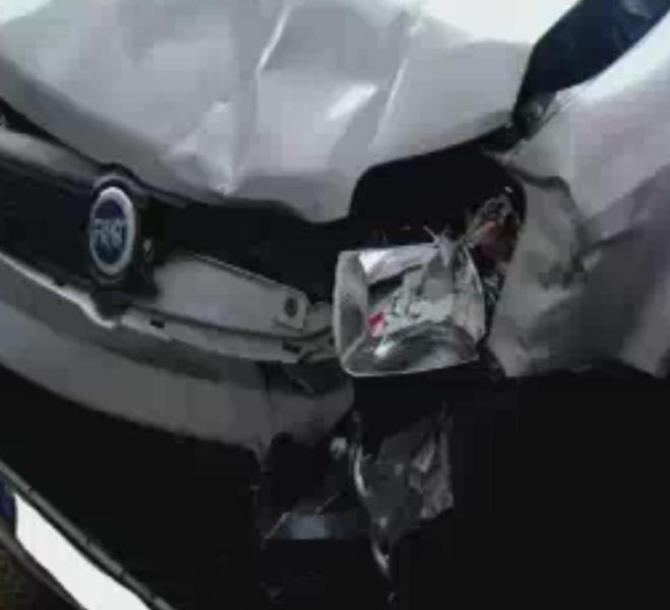 Un fermo immagine tratto da un video della polizia sull'operazione della Squadra di Polizia Giudiziaria del Compartimento Polizia Stradale di Palermo