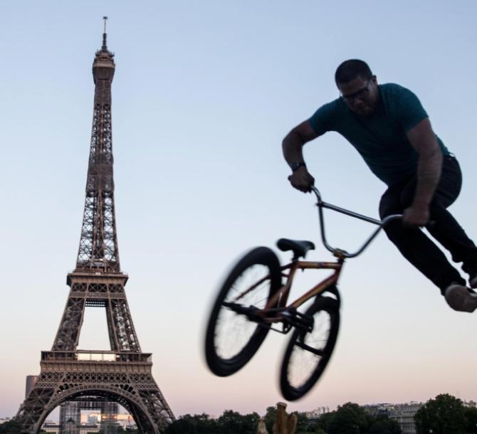 A Parigi si torna a respirare aria di festa